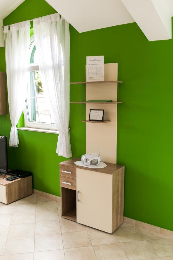 Apartments Lupus โวดีเซ ภายนอก รูปภาพ