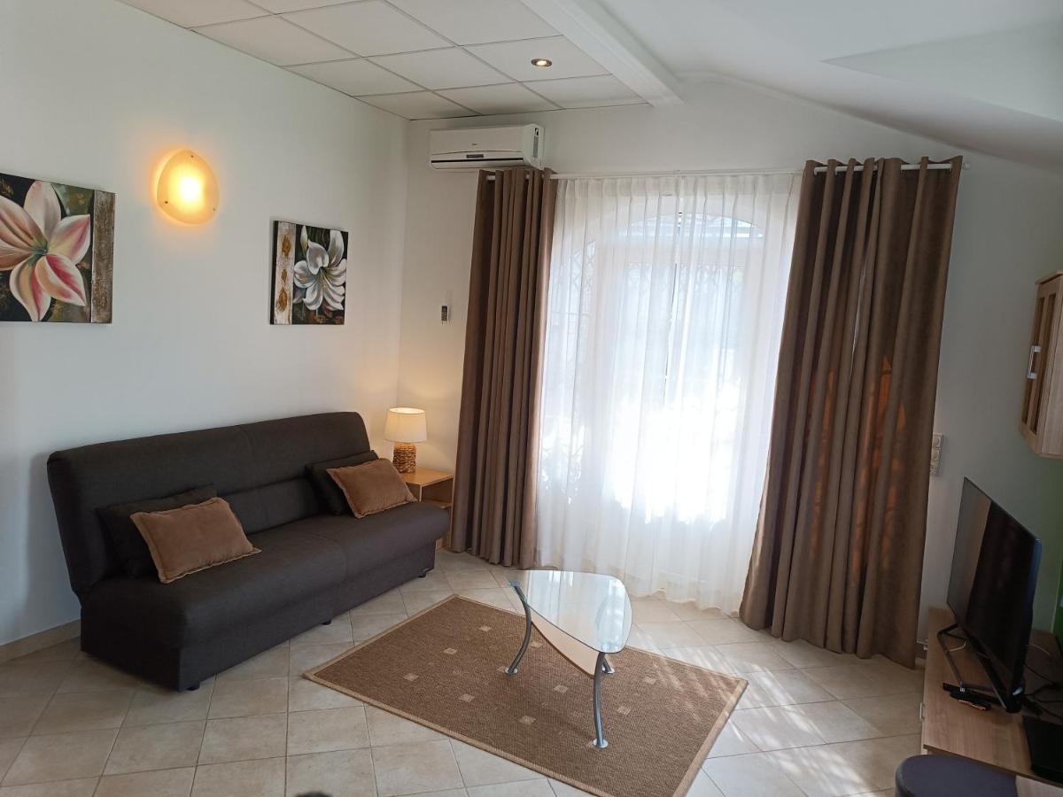 Apartments Lupus โวดีเซ ภายนอก รูปภาพ
